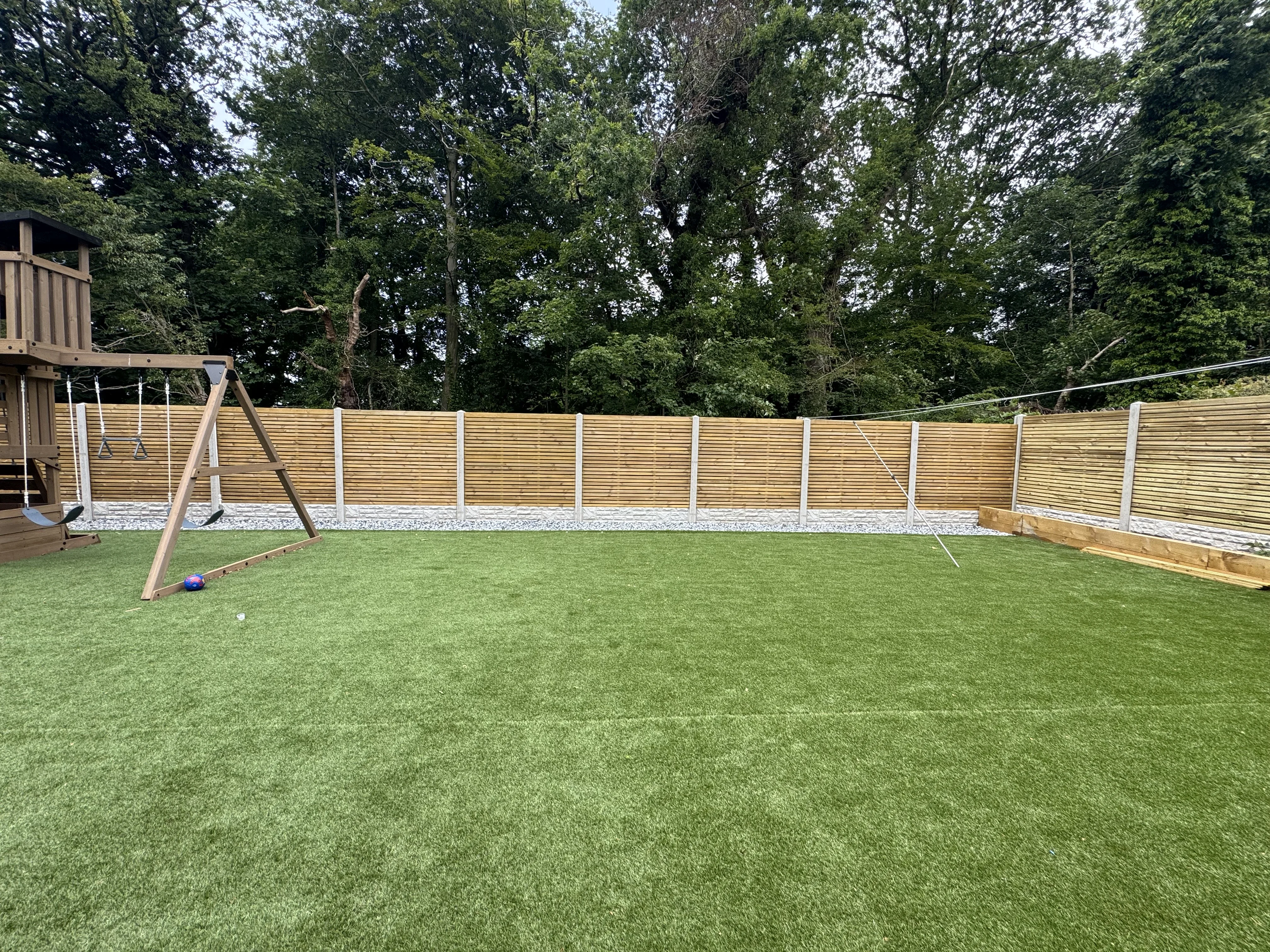Venetian fencing and gate project 5 completed in Irvine, Ayrshire